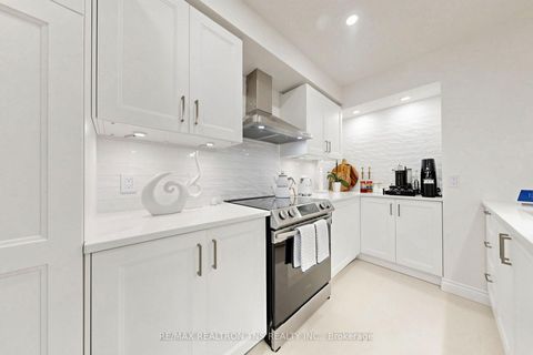 Photo 16 at 136 Glenvale Boulevard, Leaside, Toronto