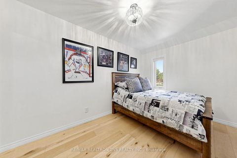Photo 23 at 136 Glenvale Boulevard, Leaside, Toronto