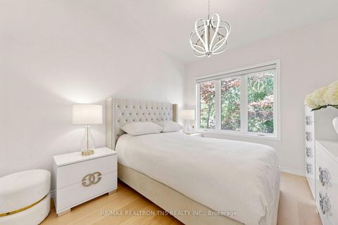 Photo 25 at 136 Glenvale Boulevard, Leaside, Toronto