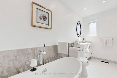 Photo 28 at 136 Glenvale Boulevard, Leaside, Toronto
