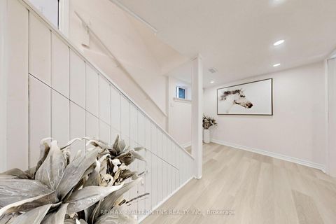 Photo 31 at 136 Glenvale Boulevard, Leaside, Toronto