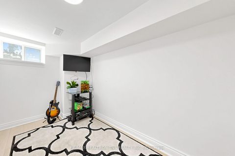 Photo 36 at 136 Glenvale Boulevard, Leaside, Toronto