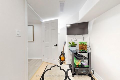 Photo 37 at 136 Glenvale Boulevard, Leaside, Toronto