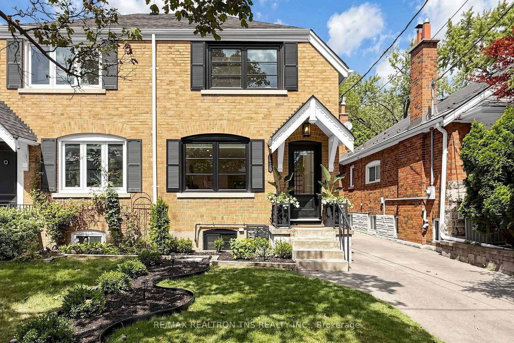 136 Glenvale Boulevard, Leaside, Toronto 