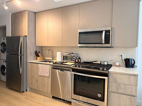 Photo 3 at 804 - 2A Church Street, Waterfront Communities C8, Toronto