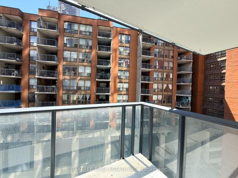 Photo 11 at 804 - 2A Church Street, Waterfront Communities C8, Toronto