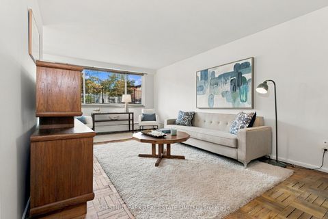 Photo 1 at 102 - 158 Crescent Road, Moore Park, Toronto