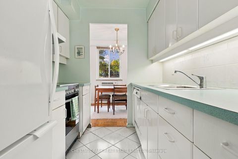 Photo 7 at 102 - 158 Crescent Road, Moore Park, Toronto