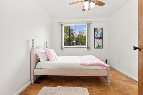 Photo 11 at 102 - 158 Crescent Road, Moore Park, Toronto