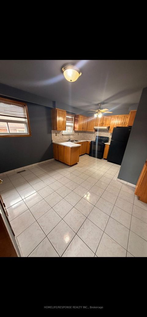 Photo 3 at 9 SONGWOOD Drive, Humbermede, Toronto
