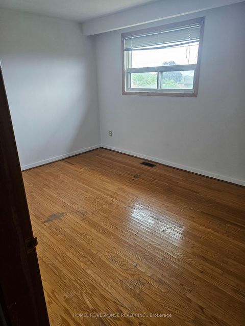 Photo 6 at 9 SONGWOOD Drive, Humbermede, Toronto