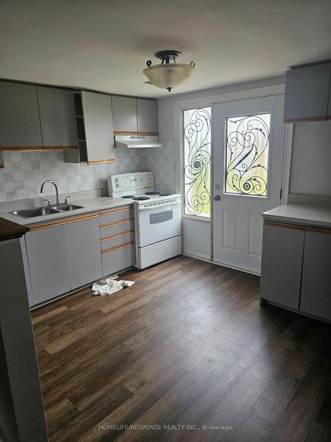 Photo 8 at 9 SONGWOOD Drive, Humbermede, Toronto