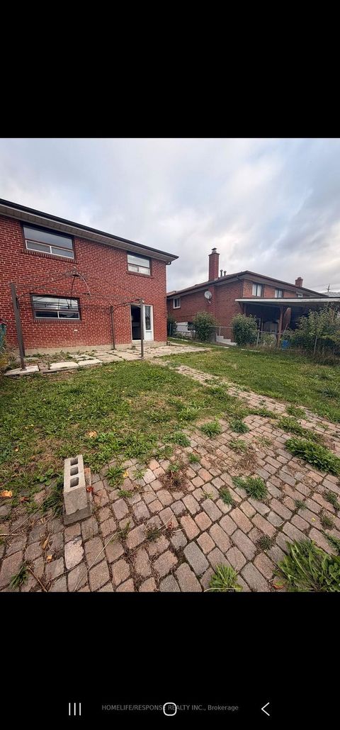 Photo 18 at 9 SONGWOOD Drive, Humbermede, Toronto