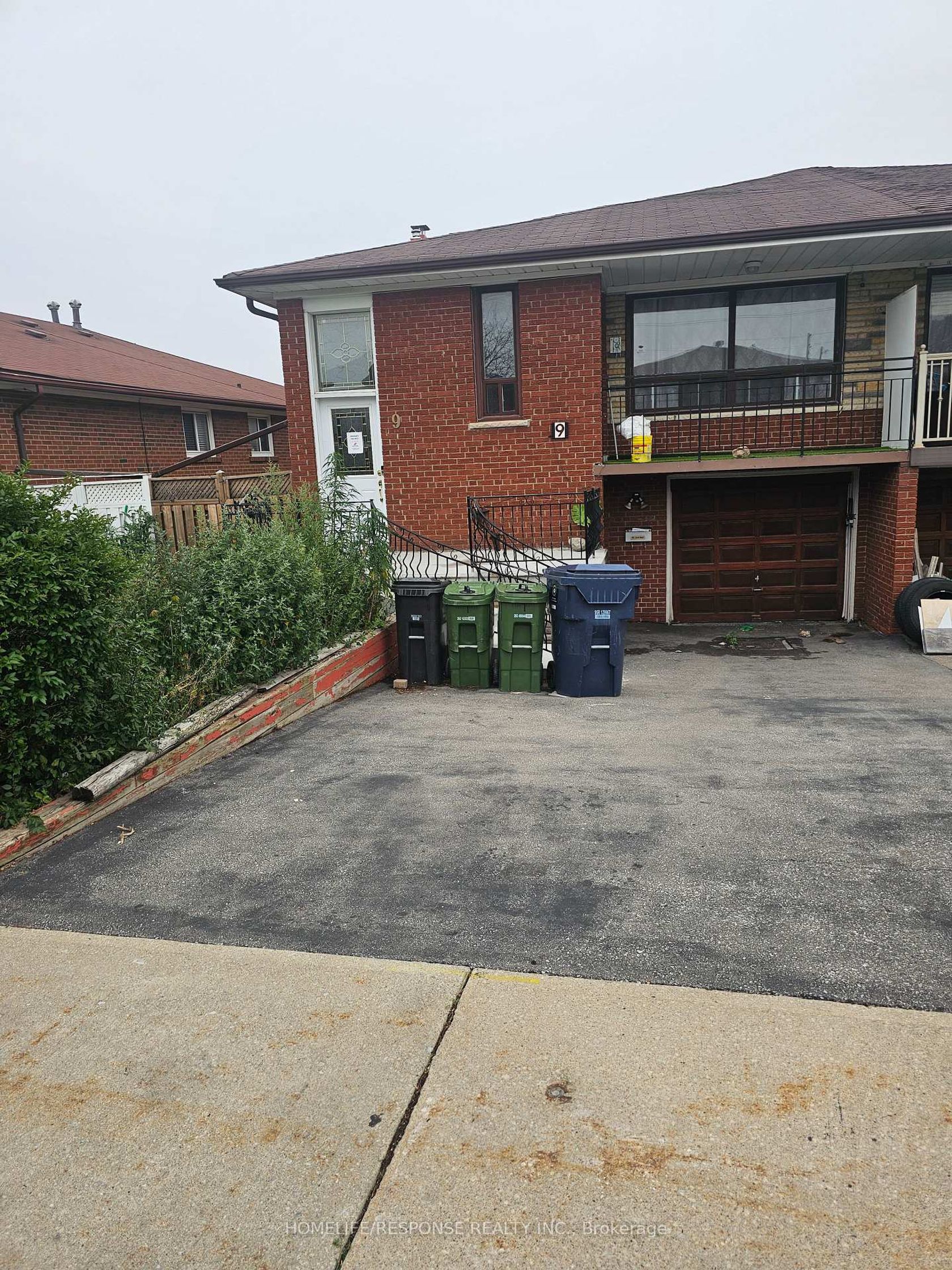 9 SONGWOOD Drive, Humbermede, Toronto 