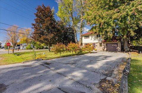 Photo 2 at 176 Garden Avenue, Keswick North, Georgina