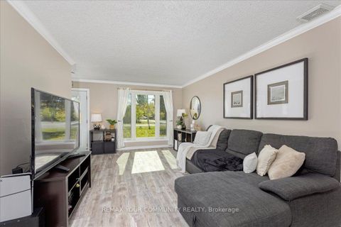 Photo 13 at 176 Garden Avenue, Keswick North, Georgina