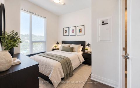 Photo 9 at 526 - 280 Howland Avenue, Annex, Toronto
