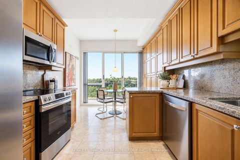 Photo 17 at 1001 - 2662 Bloor Street W, Kingsway South, Toronto