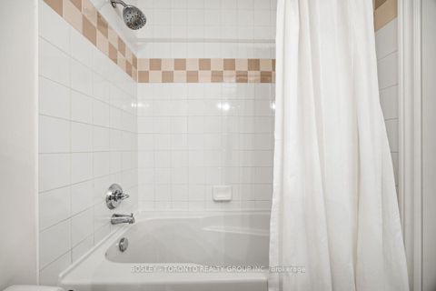 Photo 34 at 1001 - 2662 Bloor Street W, Kingsway South, Toronto