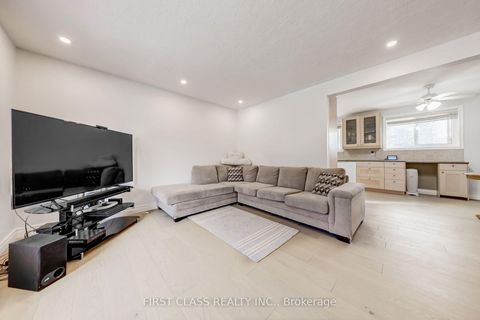 Photo 9 at 39 Seaton Drive, Aurora Highlands, Aurora