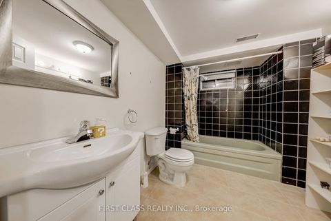 Photo 12 at 39 Seaton Drive, Aurora Highlands, Aurora