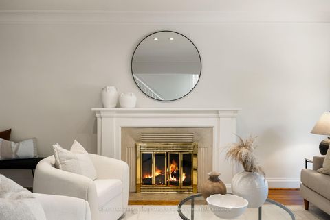 Photo 6 at 27 Berney Crescent, Leaside, Toronto