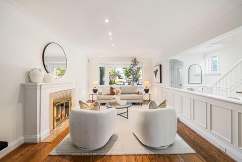 Photo 8 at 27 Berney Crescent, Leaside, Toronto