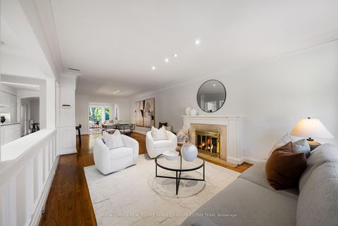 Photo 9 at 27 Berney Crescent, Leaside, Toronto