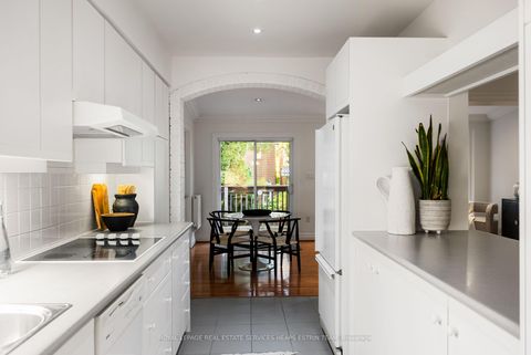 Photo 20 at 27 Berney Crescent, Leaside, Toronto