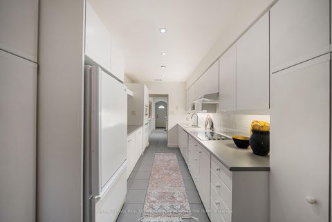 Photo 21 at 27 Berney Crescent, Leaside, Toronto