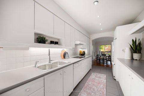 Photo 22 at 27 Berney Crescent, Leaside, Toronto