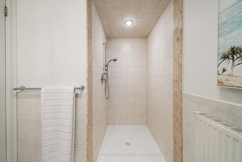 Photo 24 at 27 Berney Crescent, Leaside, Toronto