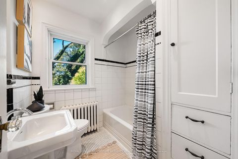 Photo 30 at 27 Berney Crescent, Leaside, Toronto