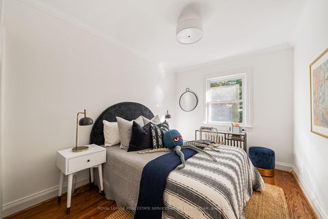 Photo 33 at 27 Berney Crescent, Leaside, Toronto