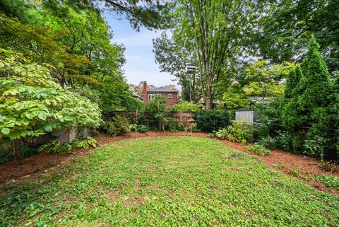Photo 46 at 27 Berney Crescent, Leaside, Toronto