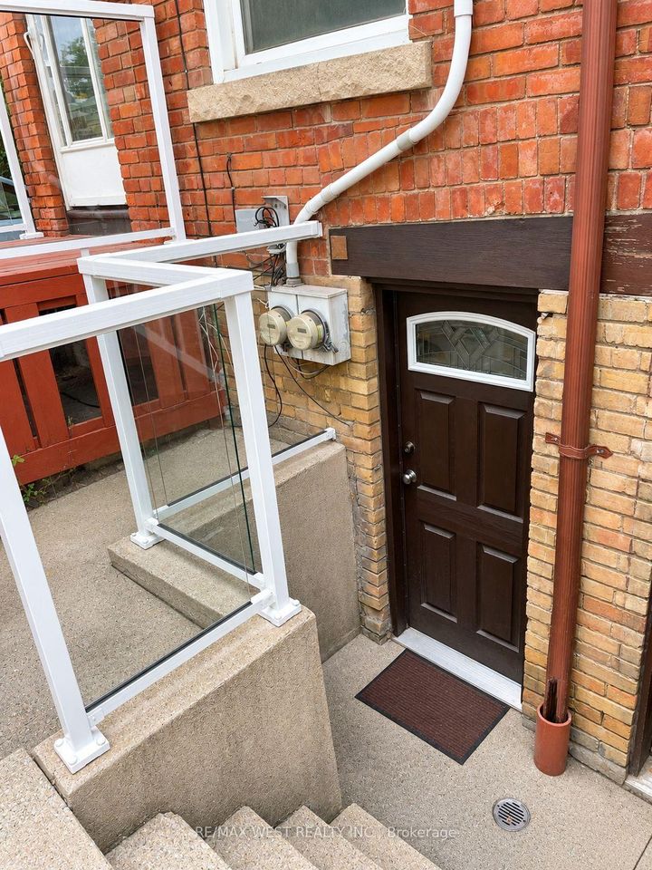 Photo 11 at 301 Dupont Street, Annex, Toronto