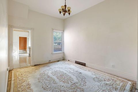 Photo 4 at 195 Shaw Street, Bellwoods, Toronto