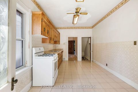 Photo 5 at 195 Shaw Street, Bellwoods, Toronto