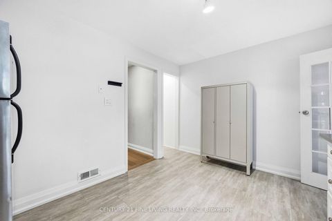 Photo 19 at 294 Gainsborough Road, Woodbine Corridor, Toronto