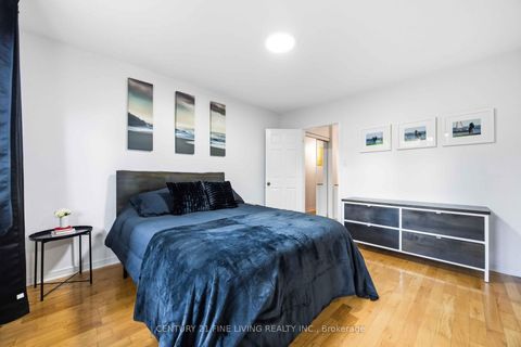 Photo 23 at 294 Gainsborough Road, Woodbine Corridor, Toronto