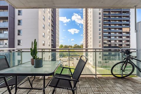 Photo 2 at 505 - 2464 Weston Road, Weston, Toronto