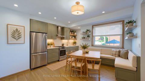 Photo 13 at 72a Lindsey Avenue, Dufferin Grove, Toronto