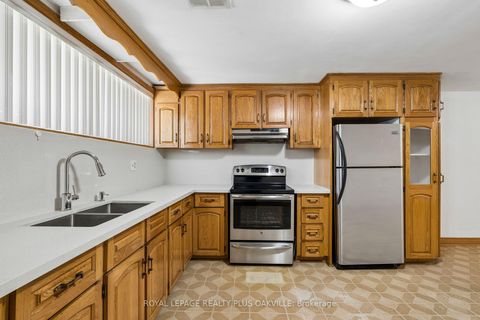 Photo 35 at 72a Lindsey Avenue, Dufferin Grove, Toronto