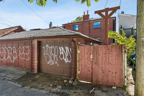 Photo 40 at 72a Lindsey Avenue, Dufferin Grove, Toronto