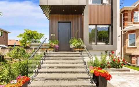 Photo 2 at 10 Hamstead Avenue, Lumsden, Toronto