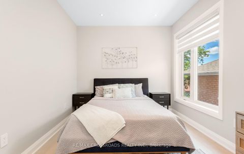 Photo 22 at 10 Hamstead Avenue, Lumsden, Toronto