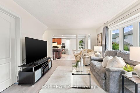 Photo 8 at 70 Thornlodge Drive, Keswick South, Georgina