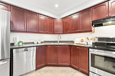Photo 12 at 70 Thornlodge Drive, Keswick South, Georgina
