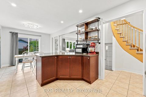 Photo 14 at 70 Thornlodge Drive, Keswick South, Georgina