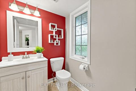 Photo 15 at 70 Thornlodge Drive, Keswick South, Georgina